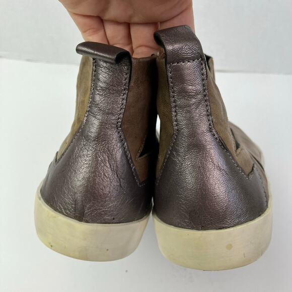 CLOUD Footwear Womens Viva Slip-on Mid Top Sneakers Tan Taupe w Black Star Gore - Picture 9 of 16